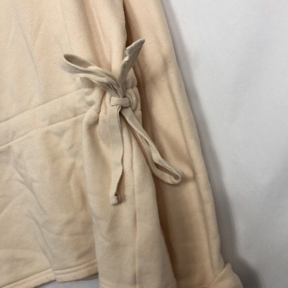 Athleta Tie Waist Cream Scoop Neck Sweatshirt Top Like New Condition Medium - Picture 2 of 5